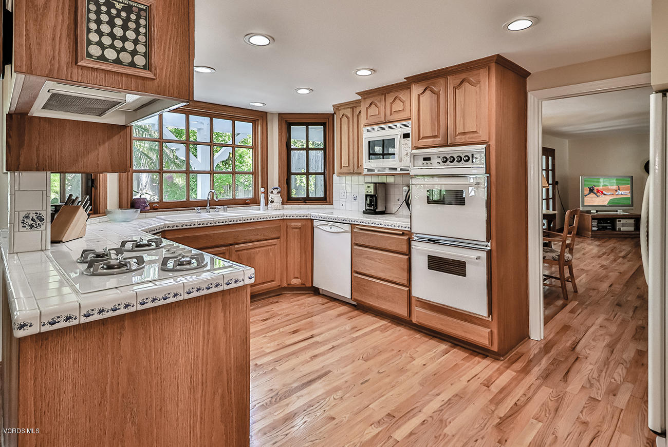 22320 Liberty Bell Road Calabasas, CA 91302 - Photo 13 of 55 gKitchen2