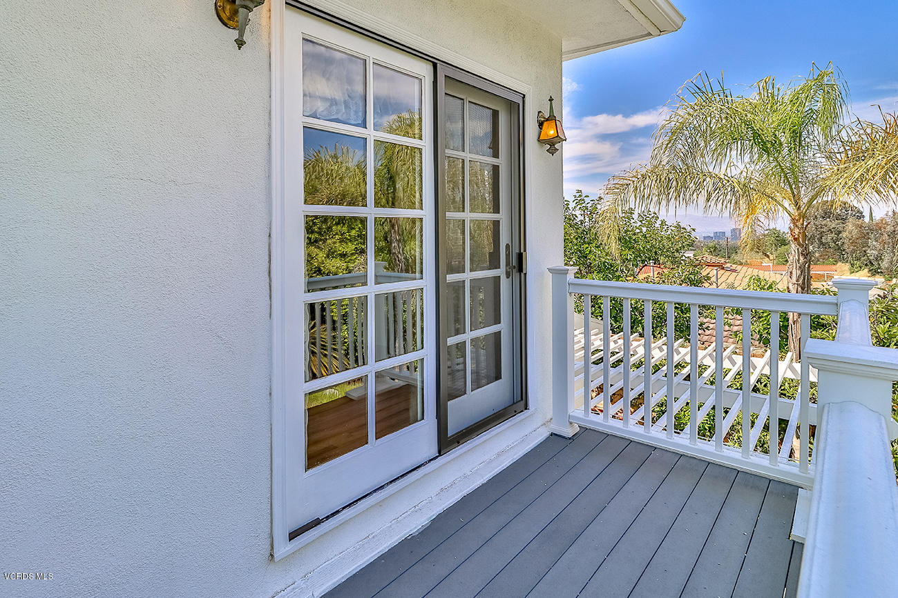 22320 Liberty Bell Road Calabasas, CA 91302 - Photo 27 of 55 nBalcony and View2