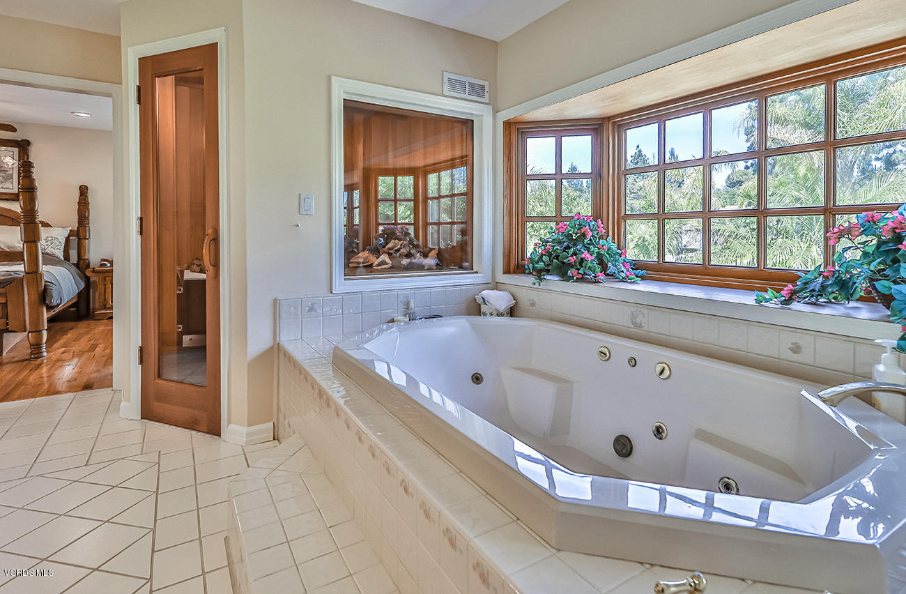 22320 Liberty Bell Road Calabasas, CA 91302 - Photo 30 of 55 mMaster Suite7