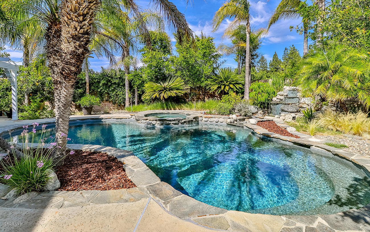 22320 Liberty Bell Road Calabasas, CA 91302 - Photo 4 of 55 oBackyard and Garden17