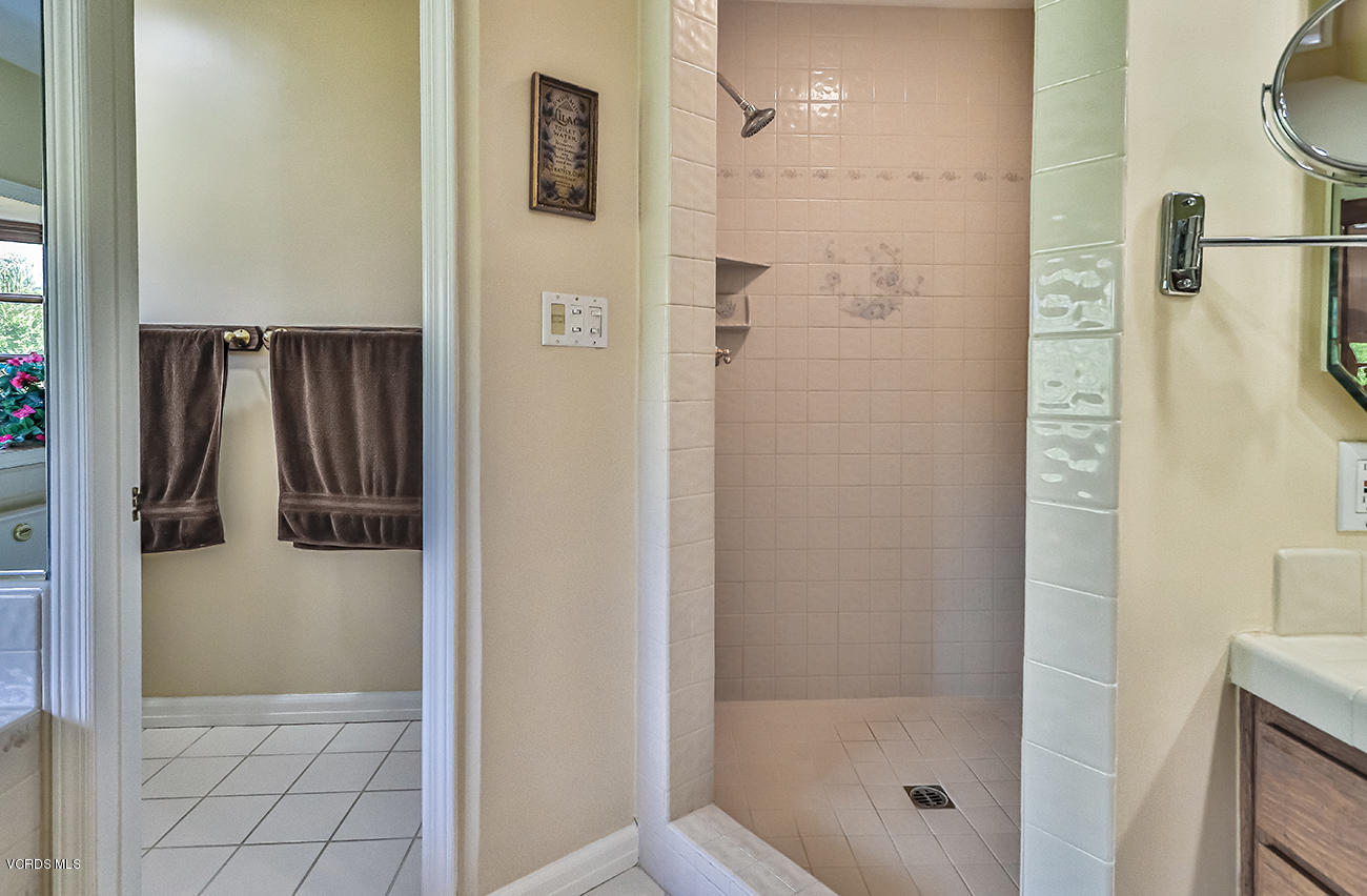 22320 Liberty Bell Road Calabasas, CA 91302 - Photo 31 of 55 mMaster Suite8