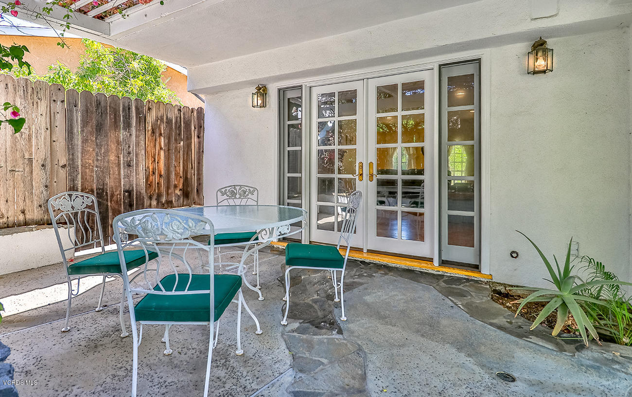 22320 Liberty Bell Road Calabasas, CA 91302 - Photo 40 of 55 oBackyard and Garden8