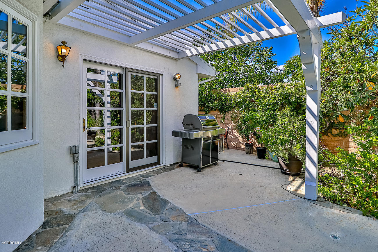 22320 Liberty Bell Road Calabasas, CA 91302 - Photo 44 of 55 oBackyard and Garden2