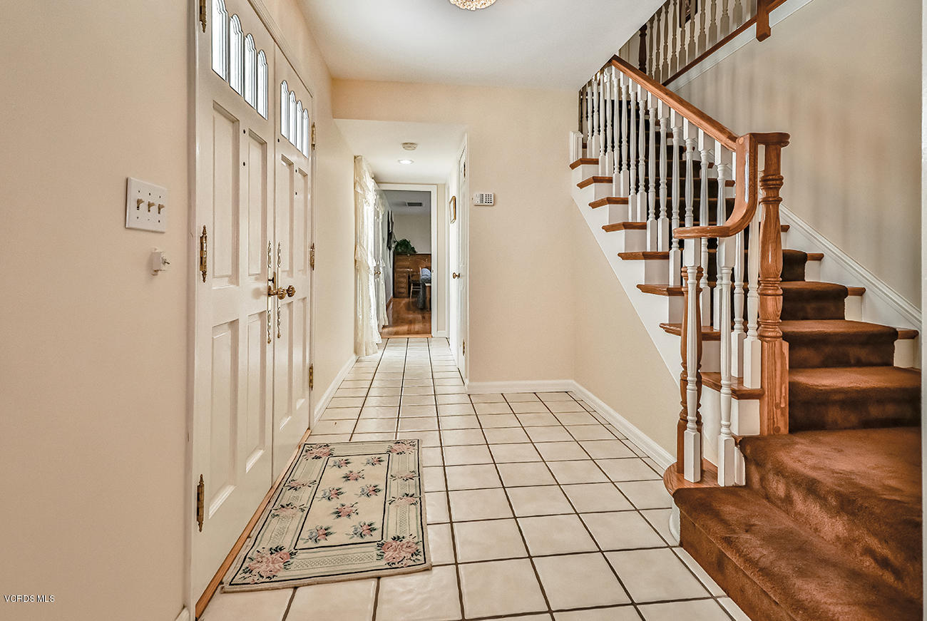 22320 Liberty Bell Road Calabasas, CA 91302 - Photo 6 of 55 bEntry3