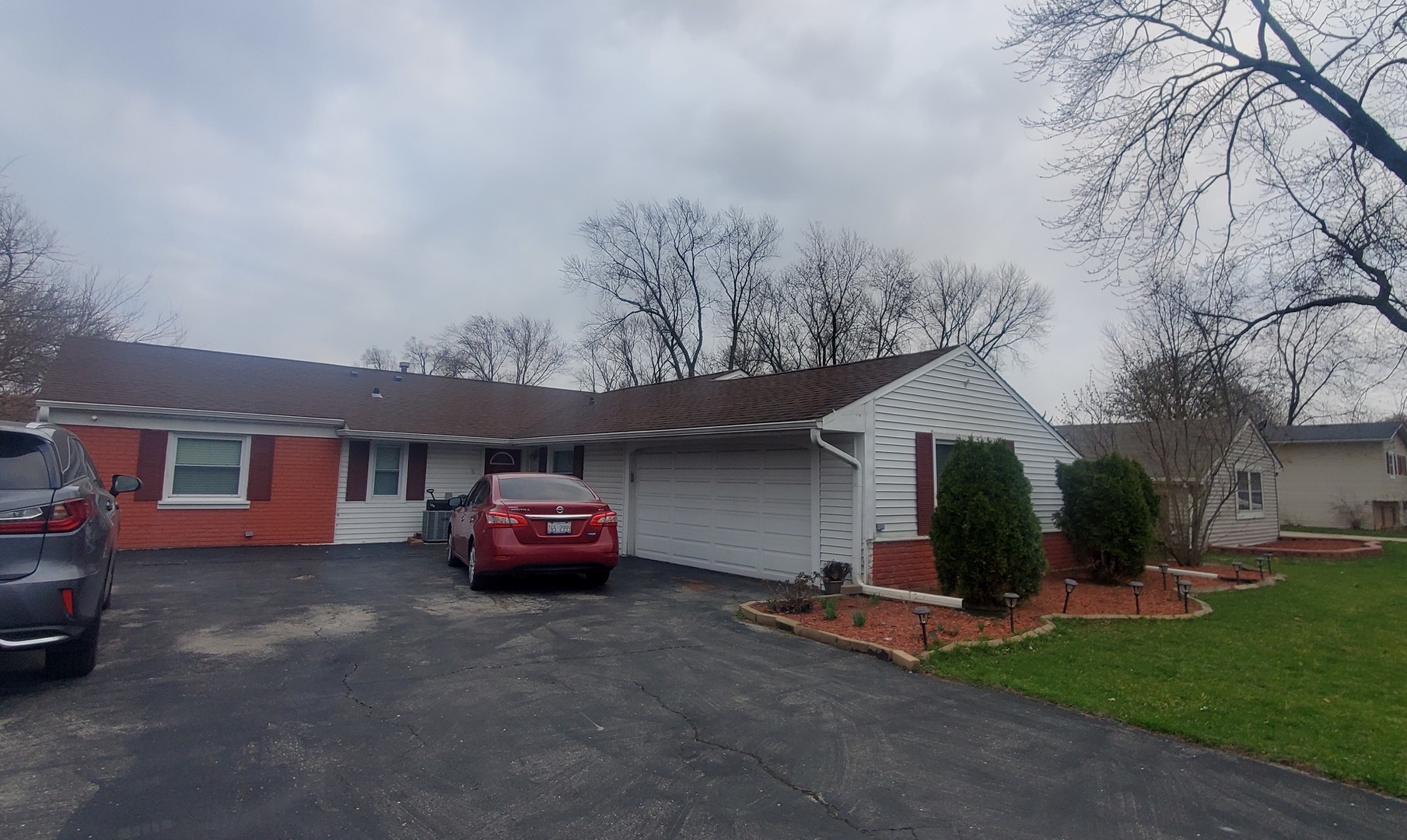 168 Oxford Road Bolingbrook, IL 60440 - Photo 1 of 23