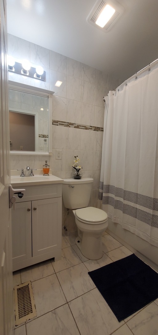 168 Oxford Road Bolingbrook, IL 60440 - Photo 17 of 23
