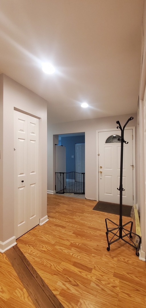 168 Oxford Road Bolingbrook, IL 60440 - Photo 3 of 23