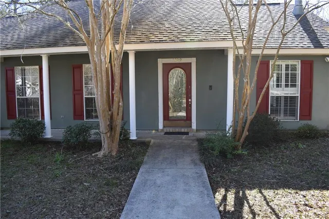 $1,900 | 1329 West 20th Avenue, Covington, LA 70433