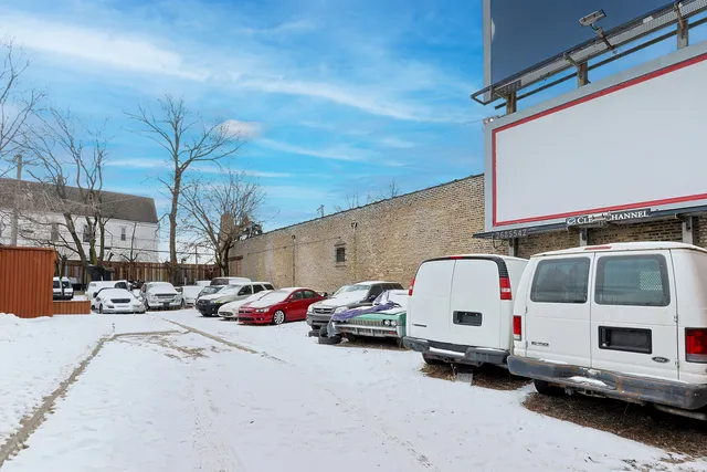 $1,100,000 | 3709 West Armitage Avenue, Chicago, IL 60647