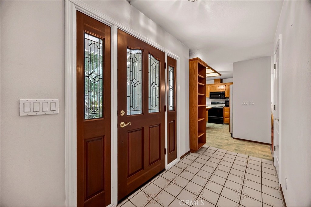 6463 Hollywood Road Magalia, CA 95954 - Photo 34 of 64 Entry Way...