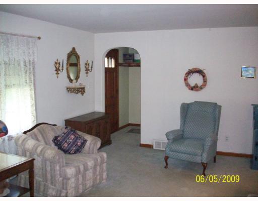 3594 North Hermitage Road Transfer, PA 16154 - Photo 8 of 14 Living Room.