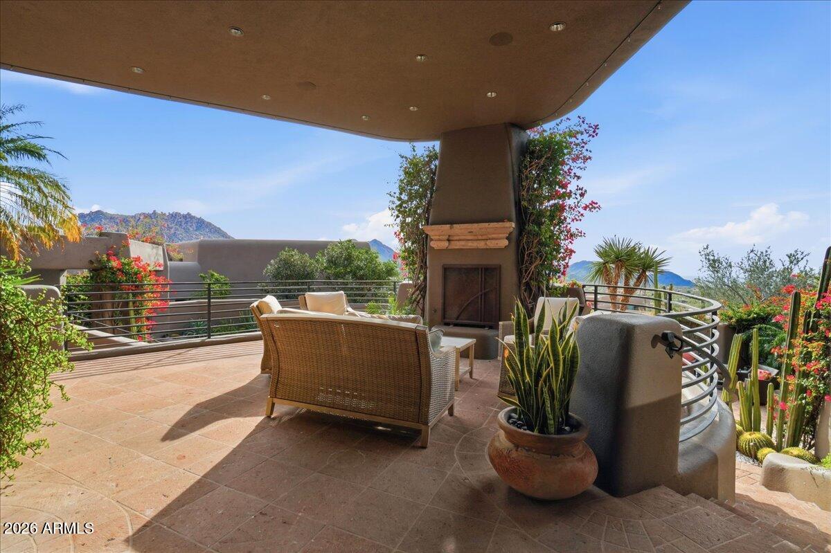10040 East Happy Valley Road, Unit 1049 Scottsdale, AZ 85255 - Photo 29 of 80 062-10040 E Happy Valley Rd_RedHogMedia