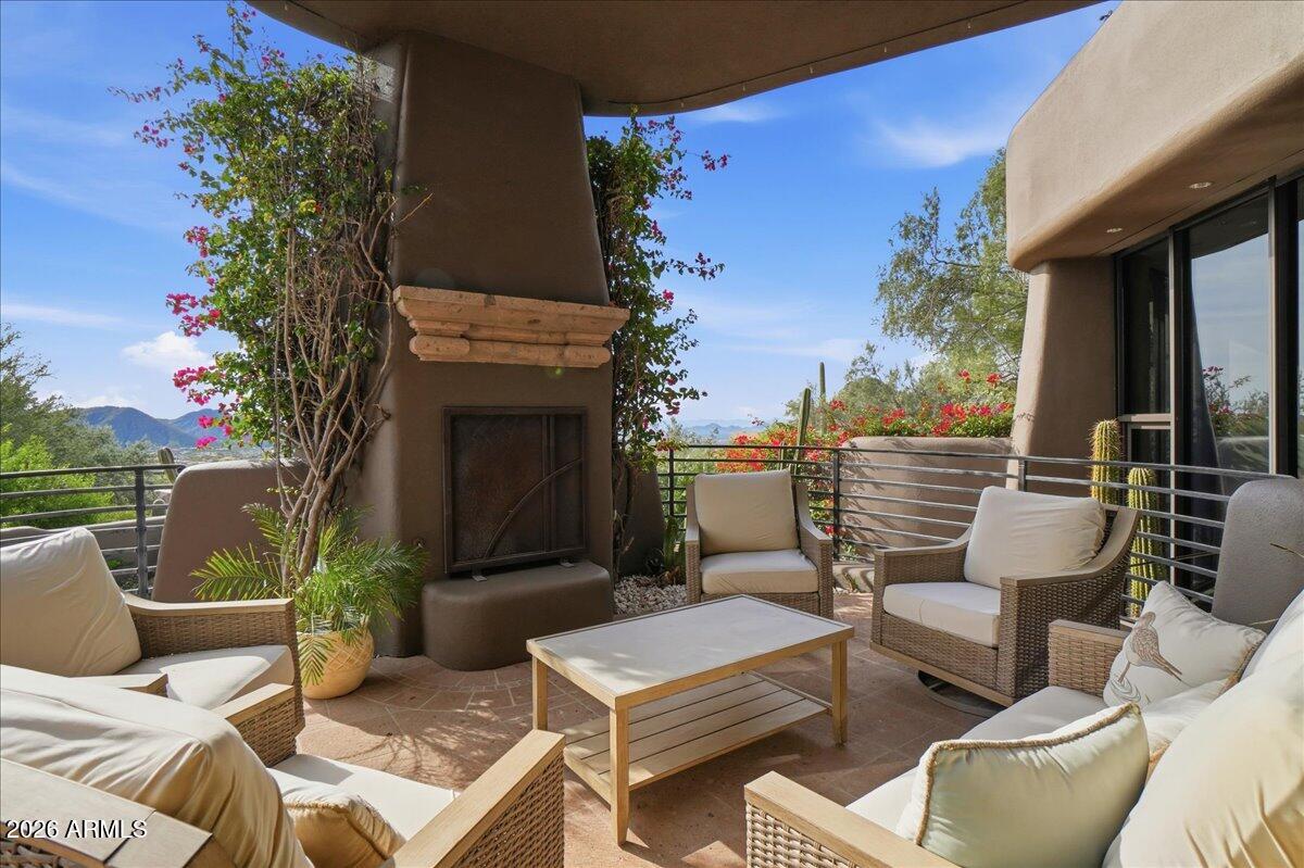 10040 East Happy Valley Road, Unit 1049 Scottsdale, AZ 85255 - Photo 30 of 80 063-10040 E Happy Valley Rd_RedHogMedia