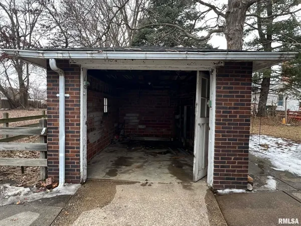 $75,000 | 408 South Johnson Street, Macomb, IL 61455