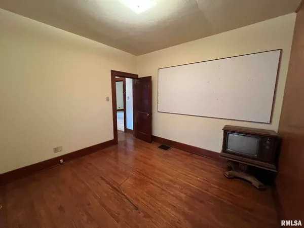 $75,000 | 408 South Johnson Street, Macomb, IL 61455