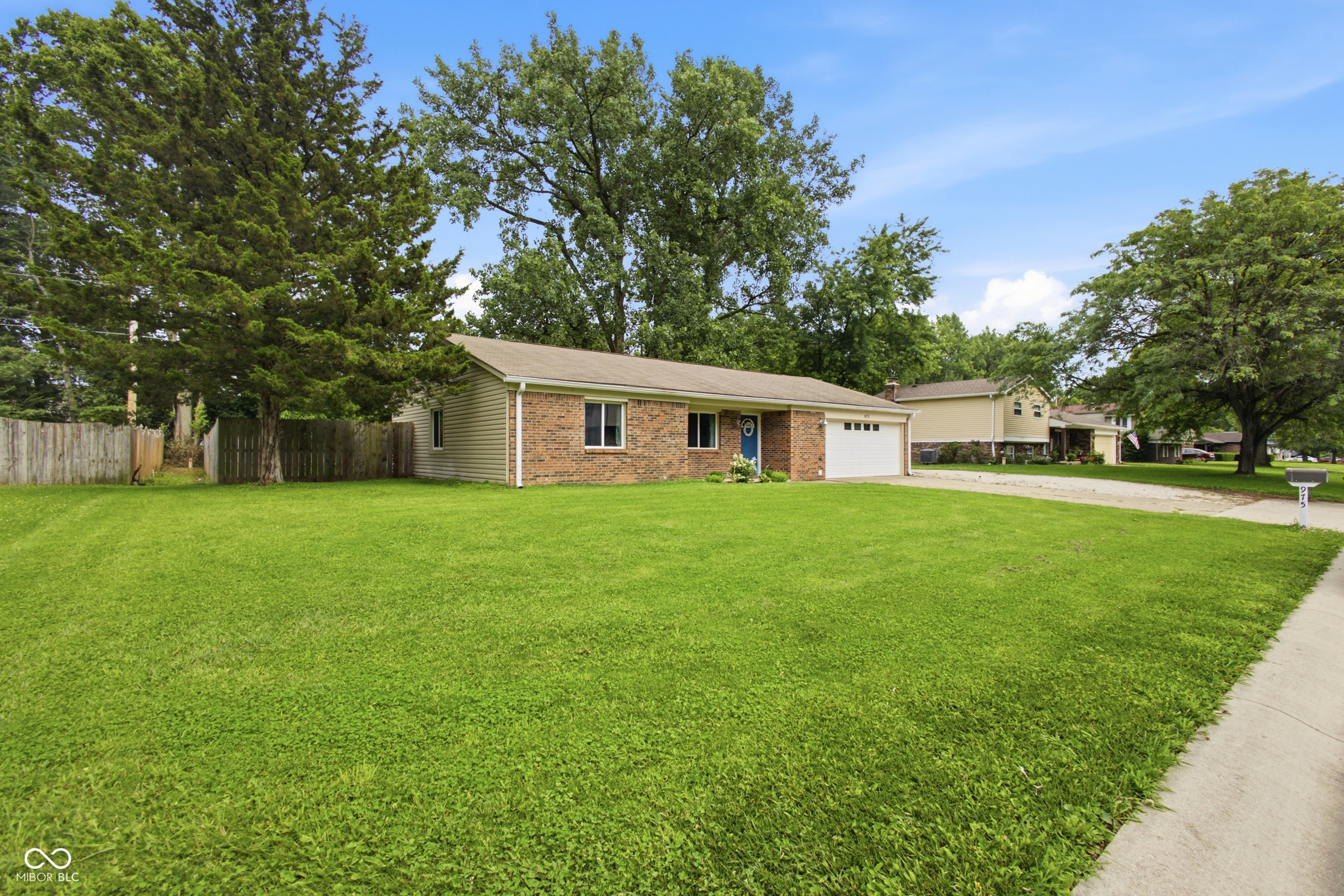 975 Stonegate Road Greenwood, IN 46142 - Photo 23 of 30