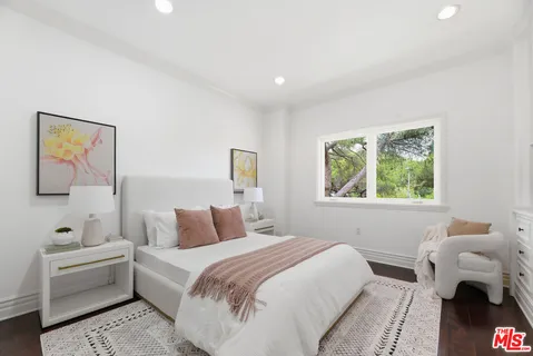 $1,195,000 | 11440 National Boulevard, Unit 16, Los Angeles, CA 90064
