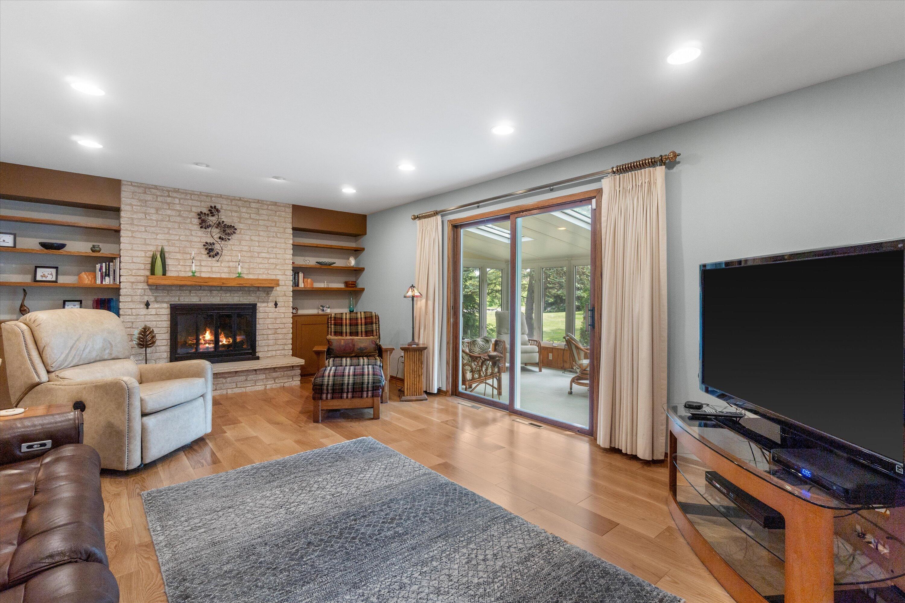15655 Monet Court Brookfield, WI 53005 - Photo 19 of 60 37-DSC05307
