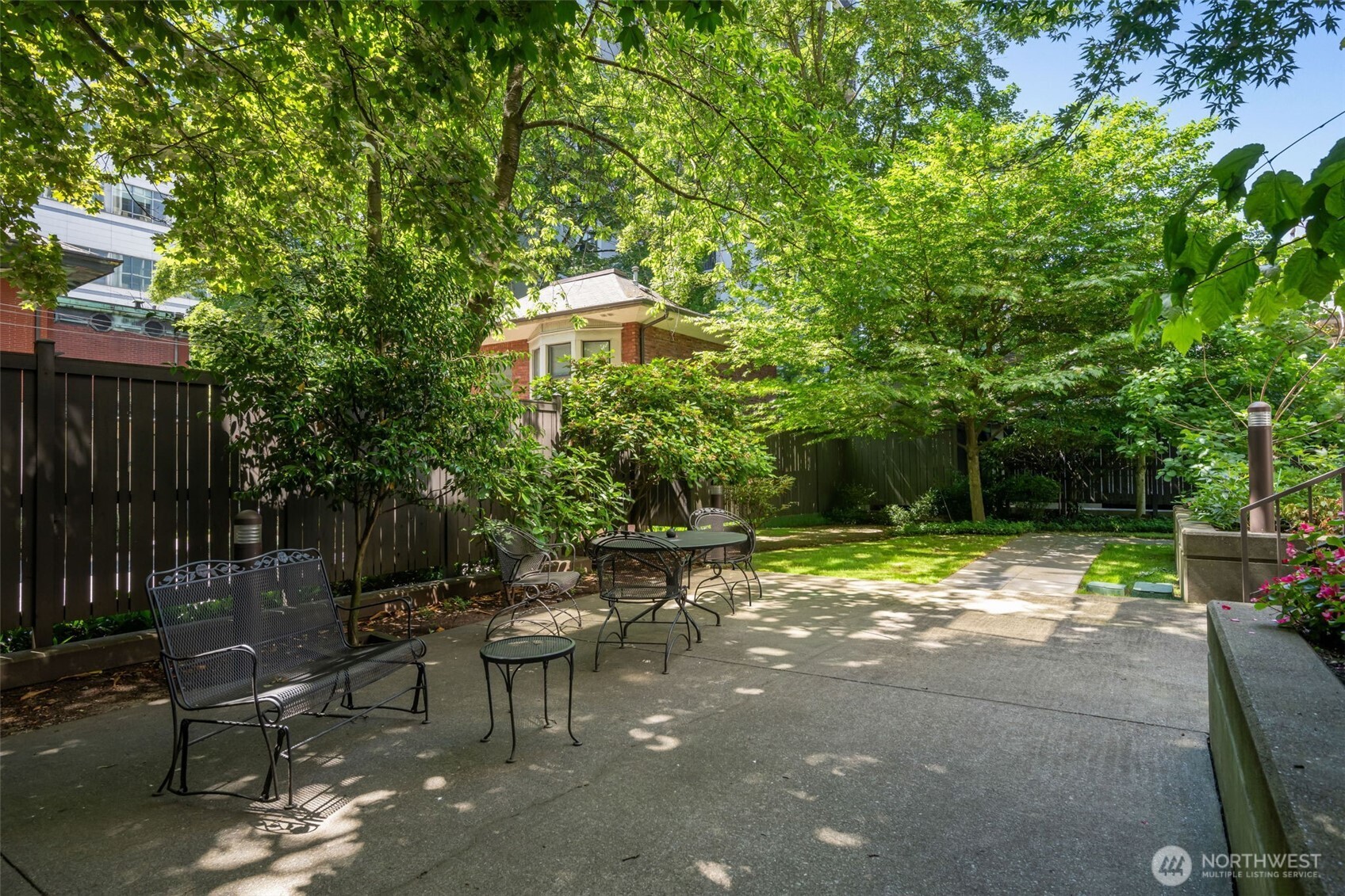 1120 Spring Street, Unit 202 Seattle, WA 98104 - Photo 26 of 27 Gallery Image 26