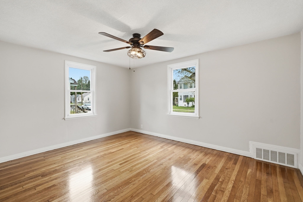 23 Gilman Street Springfield, MA 01118 - Photo 21 of 41