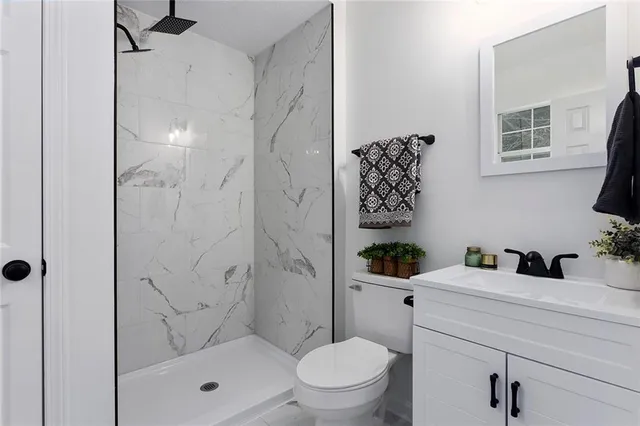 $347,500 | 704 16th Avenue South, Greenwood, MO 64034