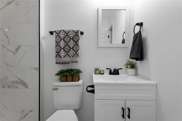 $347,500 | 704 16th Avenue South, Greenwood, MO 64034