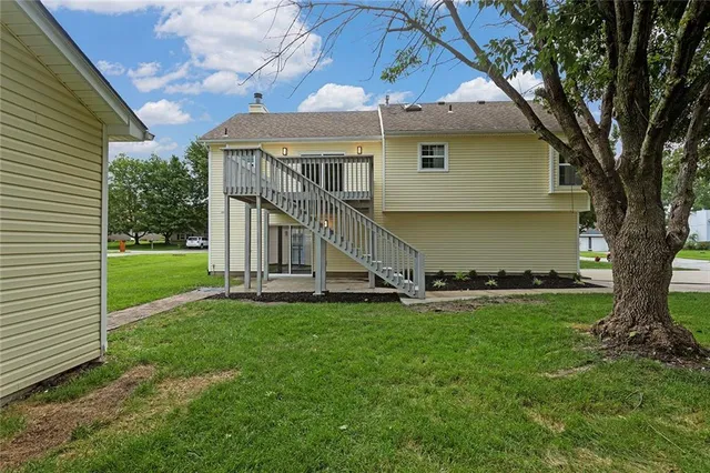 $347,500 | 704 16th Avenue South, Greenwood, MO 64034