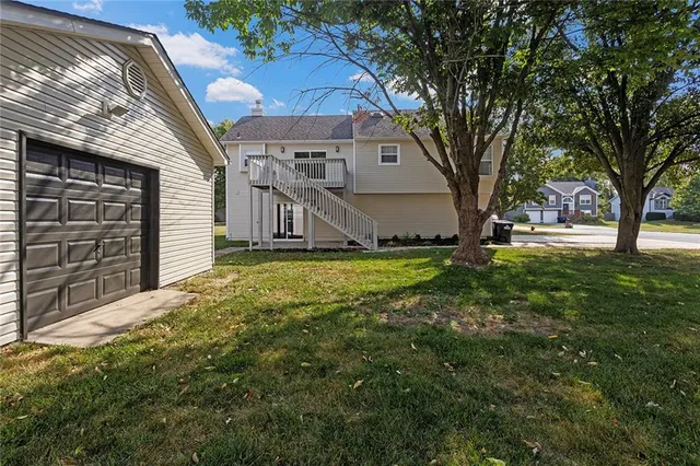 $347,500 | 704 16th Avenue South, Greenwood, MO 64034