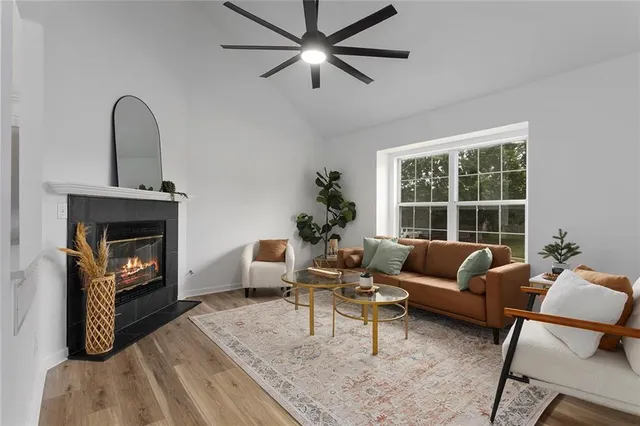 $347,500 | 704 16th Avenue South, Greenwood, MO 64034