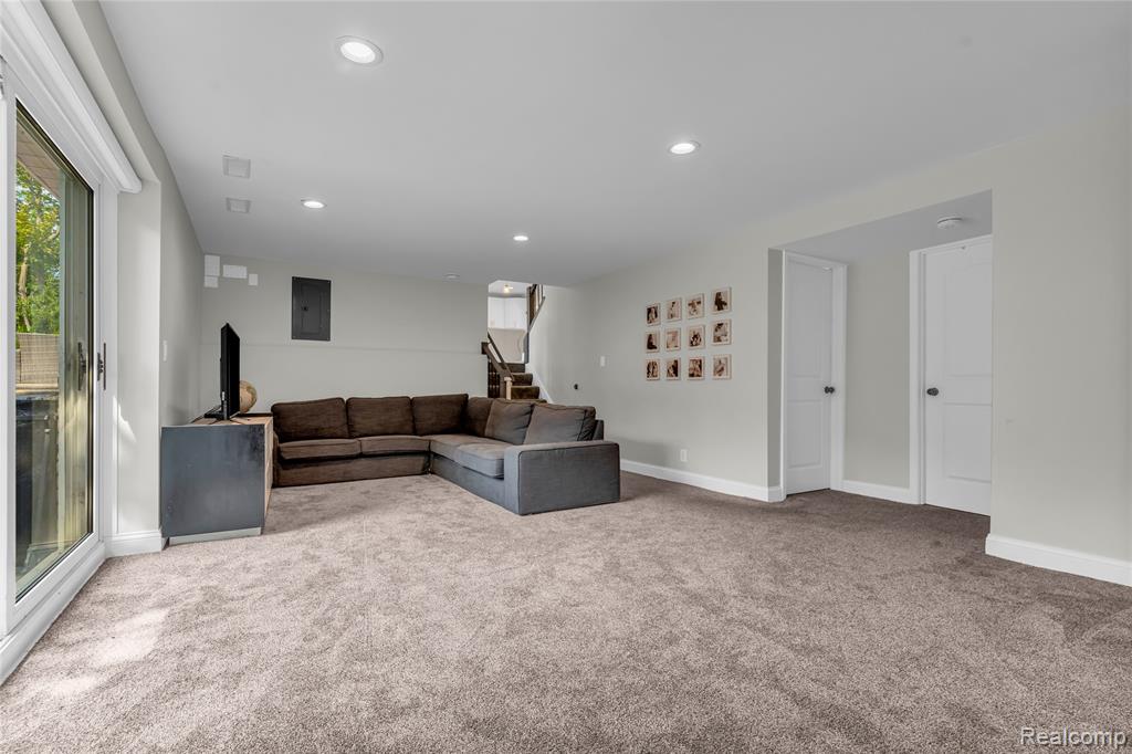 6736 Timber Ridge Drive Bloomfield Hills, MI 48301 - Photo 12 of 38 Gallery Image 12
