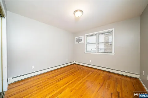 $835,000 | 54 Chestnut Street, Weehawken, NJ 07086
