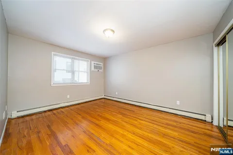 $835,000 | 54 Chestnut Street, Weehawken, NJ 07086