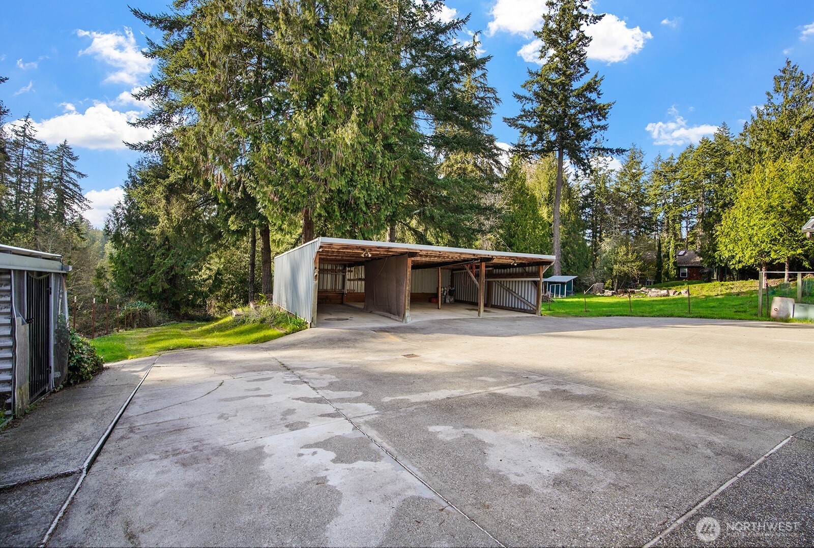 6819 Clf Avenue Southwest Longbranch, WA 98351 - Photo 25 of 29 a view of a house with basketball court