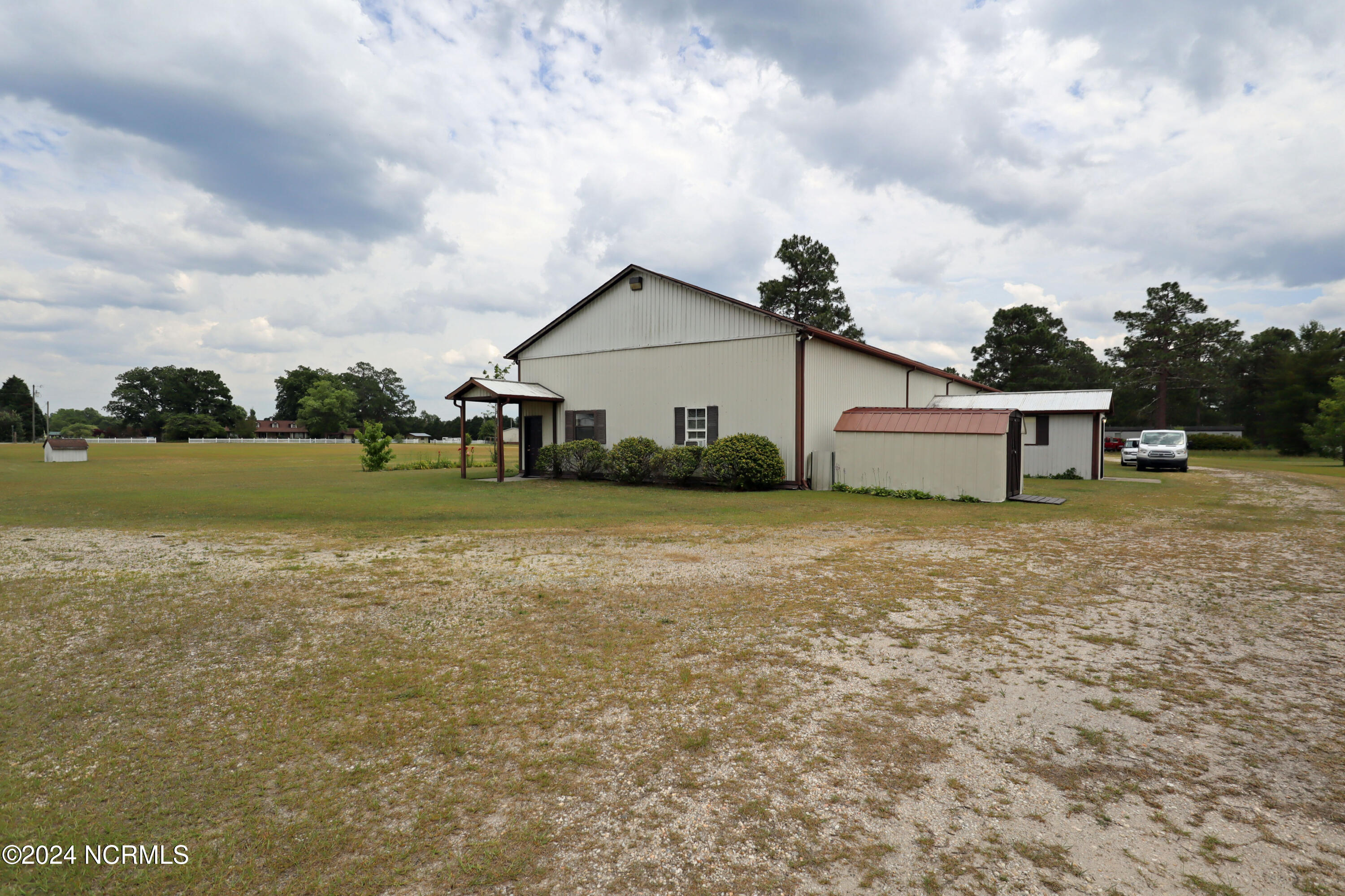 135 P229 Vass, NC 28394 - Photo 11 of 52 Right side-Kitchen Entrance