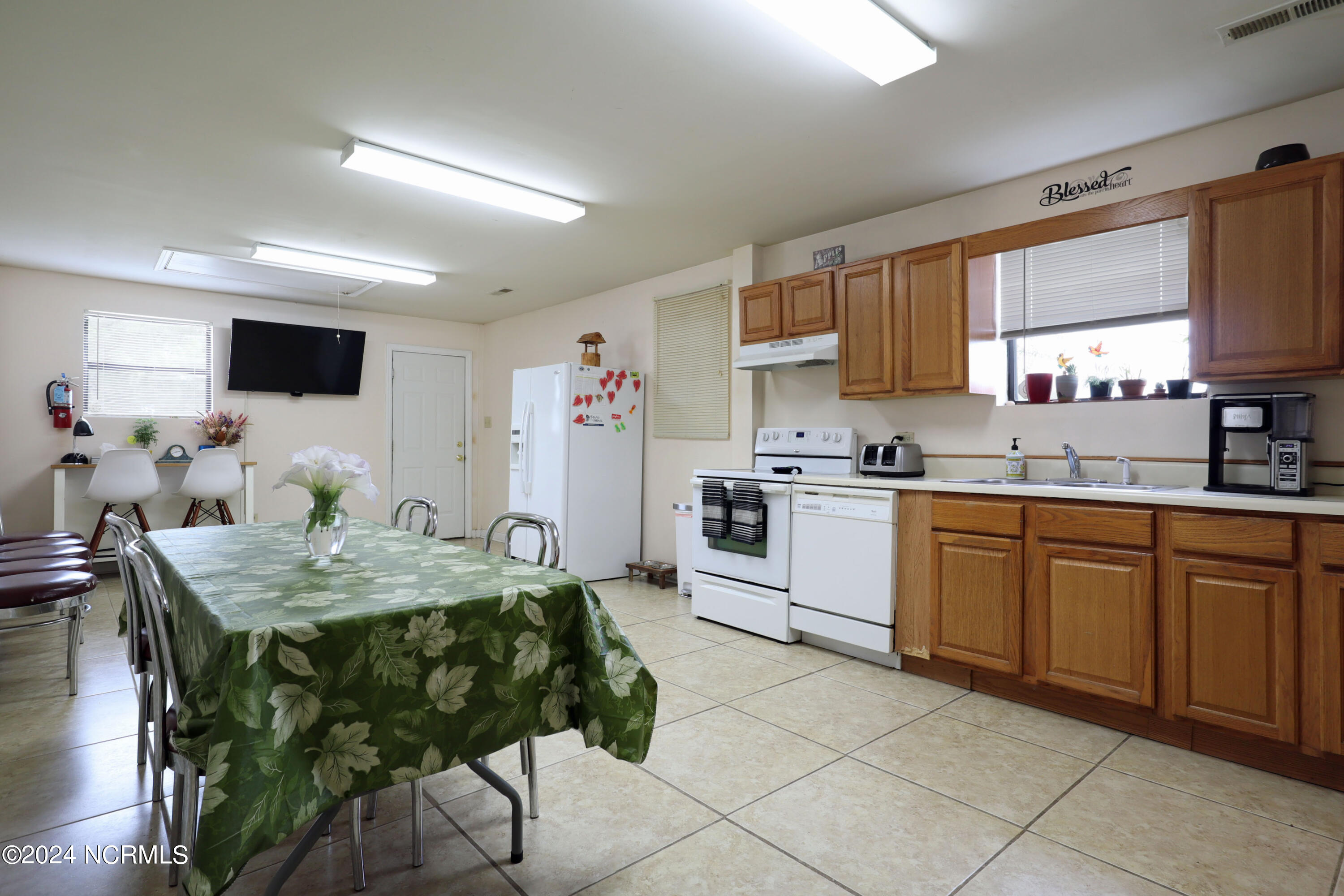 135 P229 Vass, NC 28394 - Photo 37 of 52 Kitchen - Dining