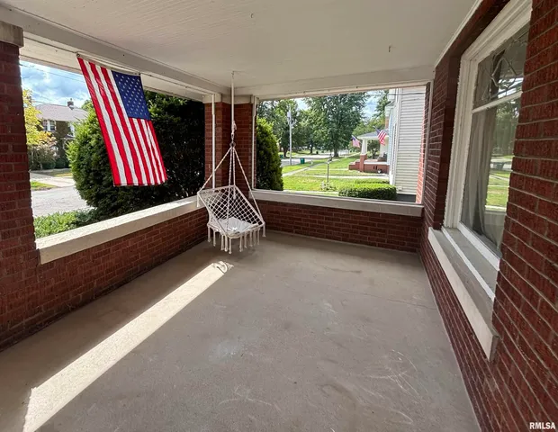 $160,000 | 1158 Beecher Avenue, Galesburg, IL 61401