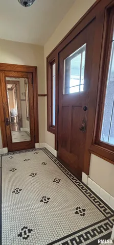 $160,000 | 1158 Beecher Avenue, Galesburg, IL 61401