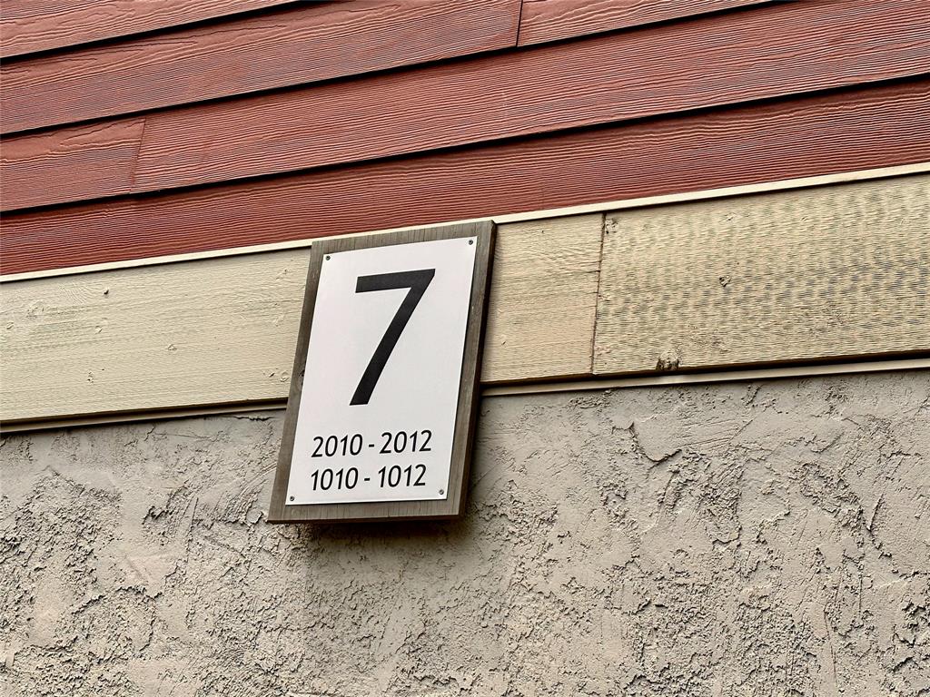 2215 Post Road, Unit 1010 Austin, TX 78704 - Photo 19 of 25 a view of a sign board