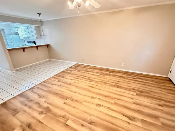 $1,995 | 2215 Post Road, Unit 1010, Austin, TX 78704