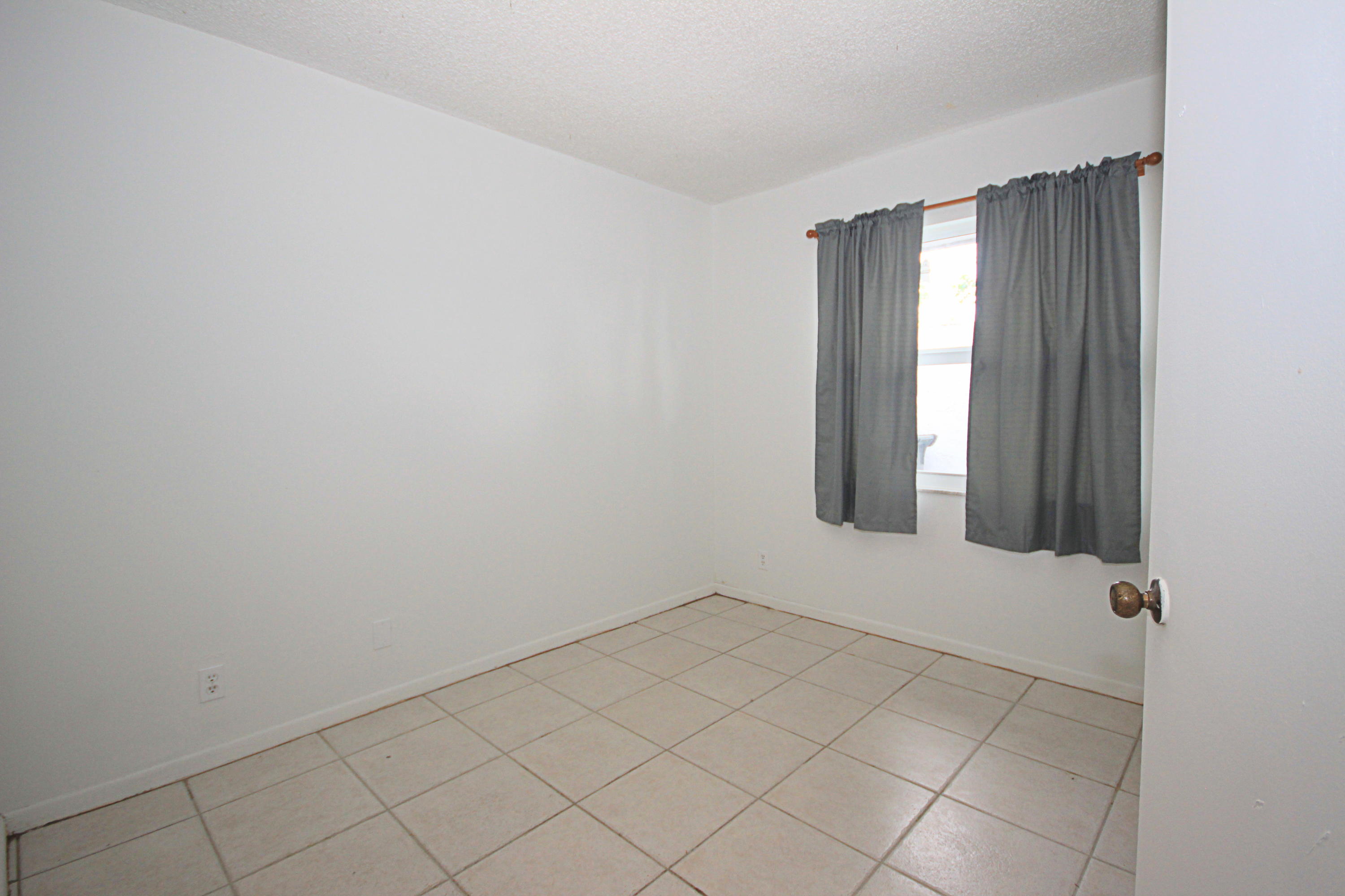 3026 Dunlin Road Delray Beach, FL 33444 - Photo 4 of 13 3026 DUNLIN 2020 (12)