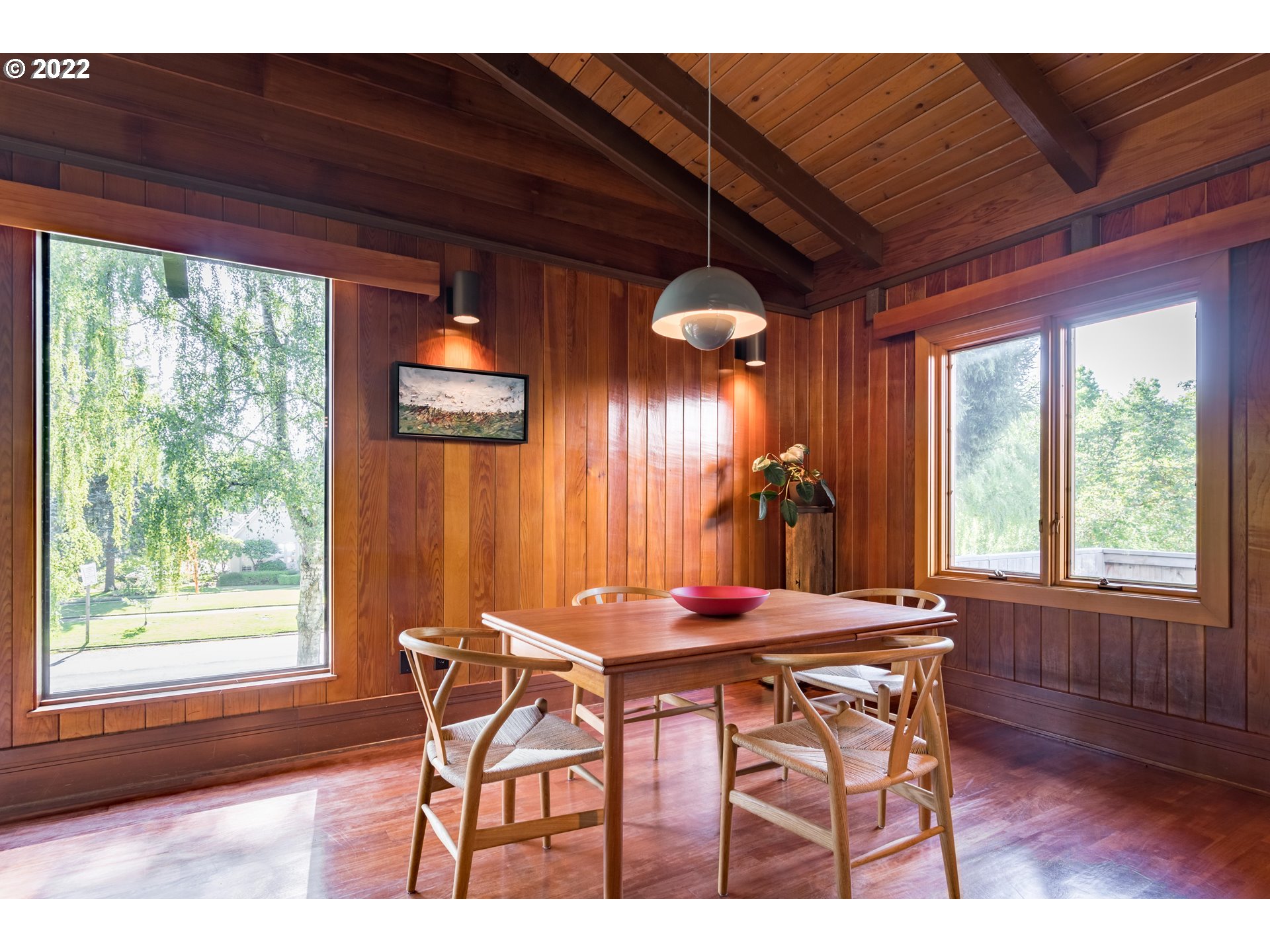 2000 University Street Eugene, OR 97403 - Photo 15 of 32 a dining room with furniture and window