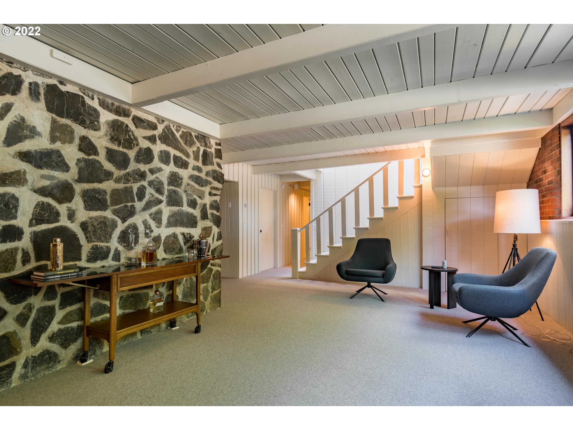 2000 University Street Eugene, OR 97403 - Photo 21 of 32 a living room with furniture and a large window