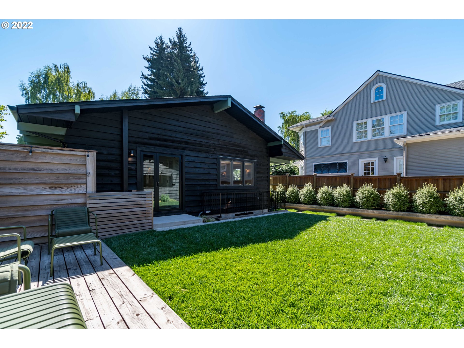 2000 University Street Eugene, OR 97403 - Photo 30 of 32 a front view of a house with a yard