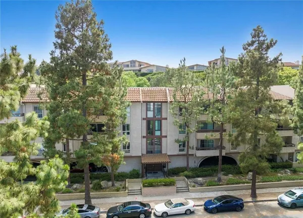 $650,000 | 5718 Ravenspur Drive, Unit 305, Rancho Palos Verdes, CA 90275