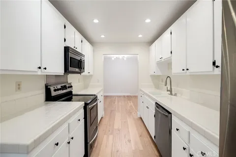 $665,000 | 5718 Ravenspur Drive, Unit 305, Rancho Palos Verdes, CA 90275