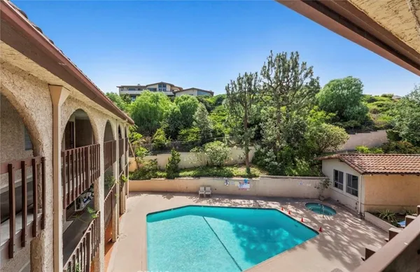 $630,000 | 5718 Ravenspur Drive, Unit 305, Rancho Palos Verdes, CA 90275