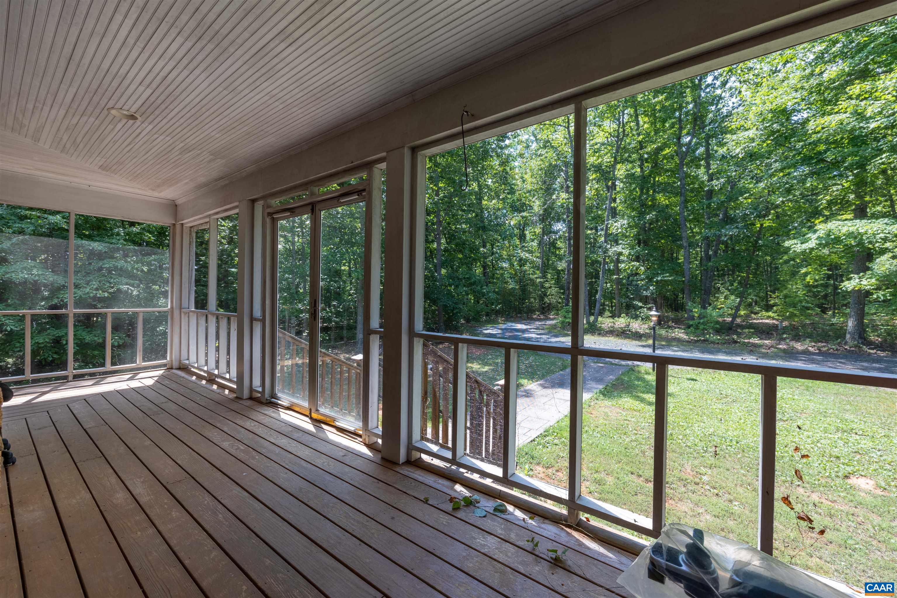 363 Bridgeport Road Scottsville, VA 24590 - Photo 9 of 39