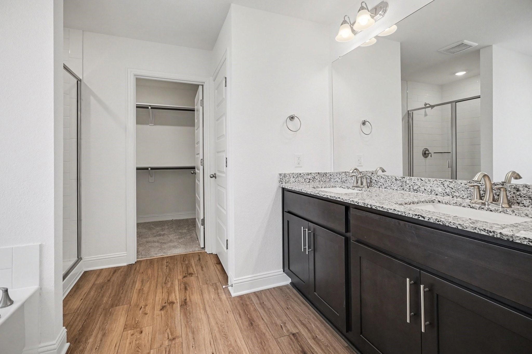 10 Keystone Court Angleton, TX 77515 - Photo 17 of 24