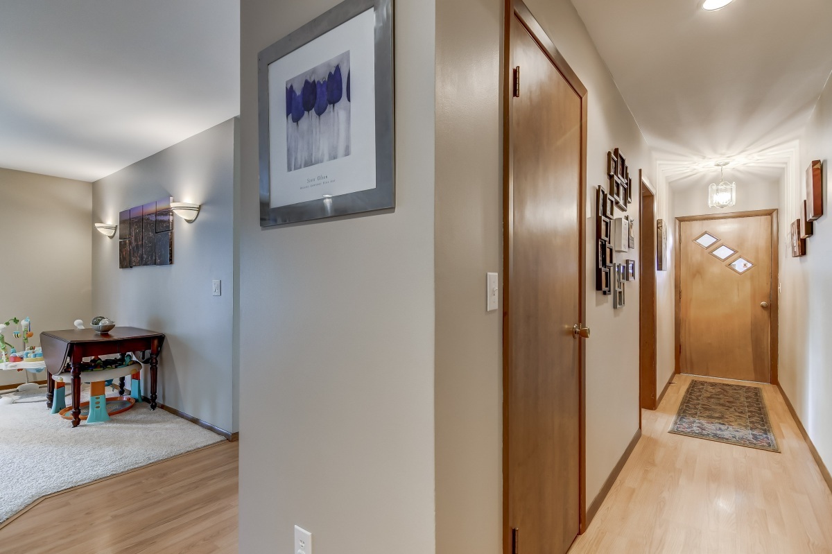 814 Kenyon Drive Springfield, IL 62704 - Photo 2 of 38 Gallery Image 2