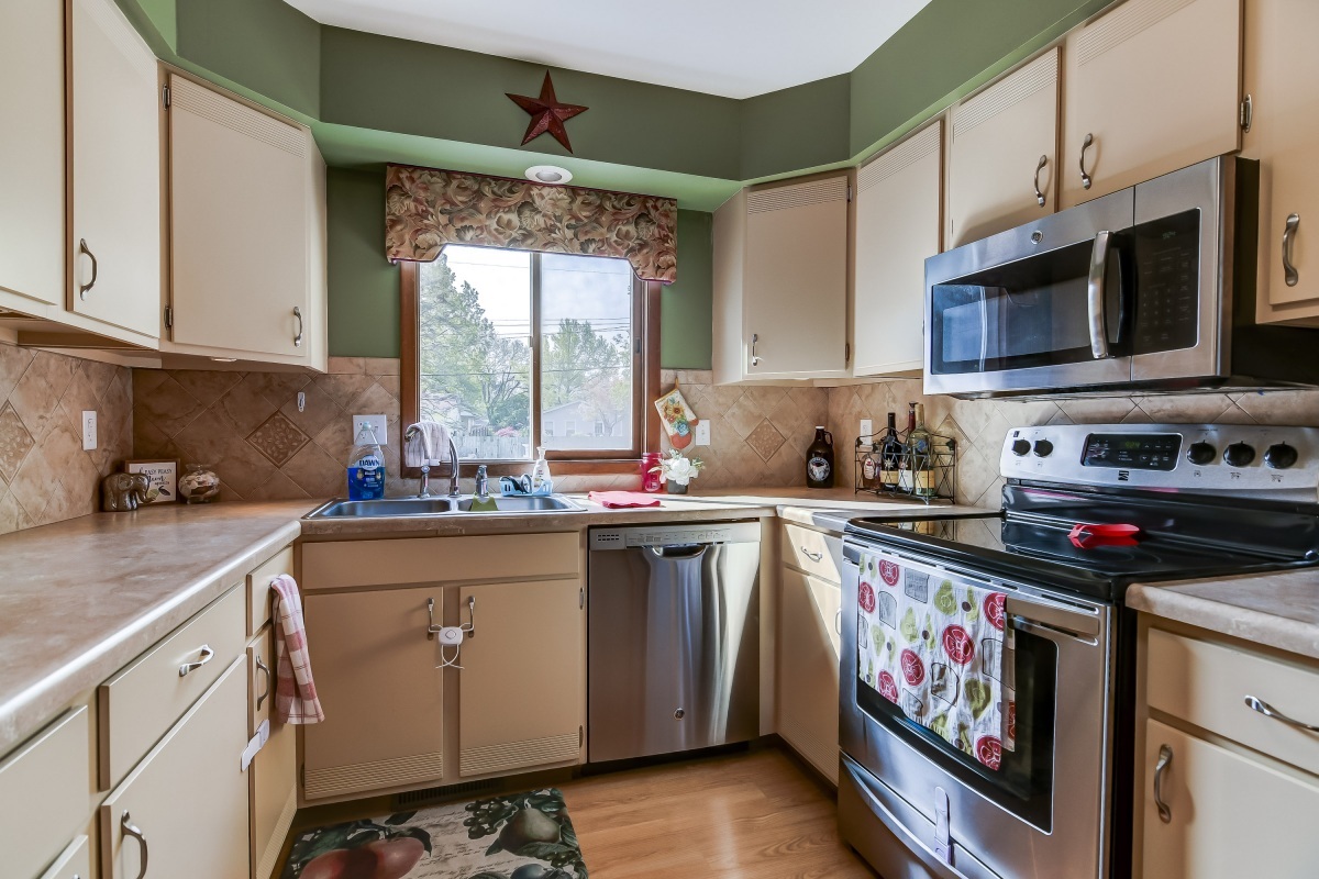 814 Kenyon Drive Springfield, IL 62704 - Photo 8 of 38 Gallery Image 8